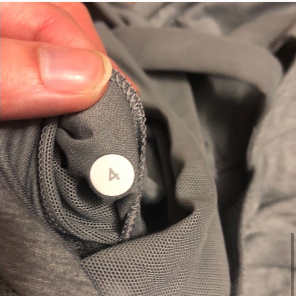 Lululemon Tank 🍋 - Picture 4 of 13
